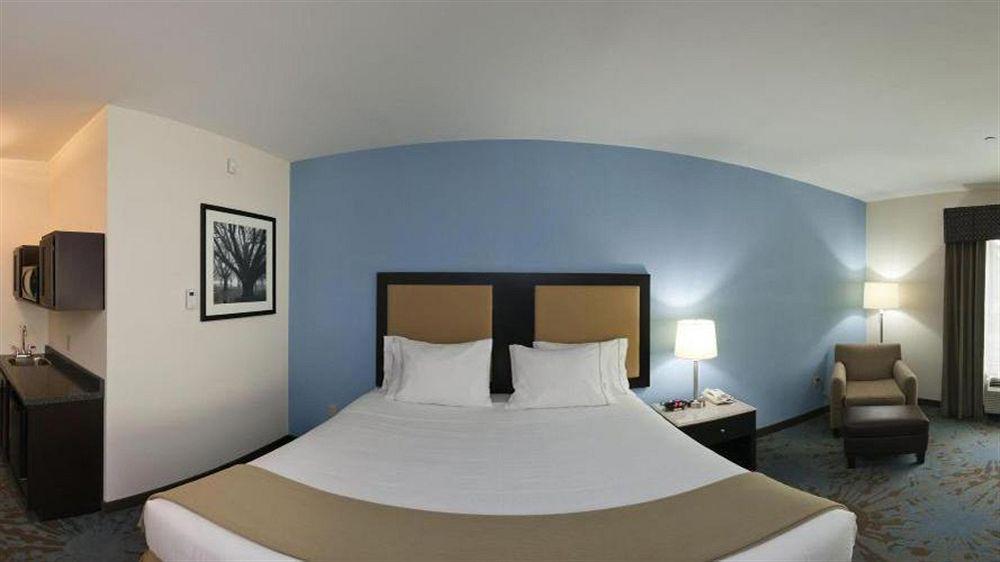Comfort Inn & Suites Plainville-Foxboro Екстериор снимка