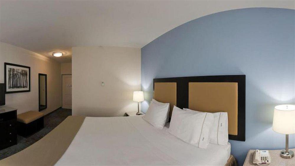 Comfort Inn & Suites Plainville-Foxboro Екстериор снимка