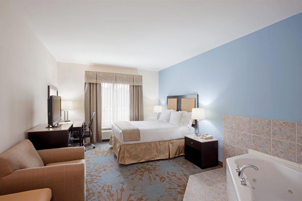 Comfort Inn & Suites Plainville-Foxboro Екстериор снимка