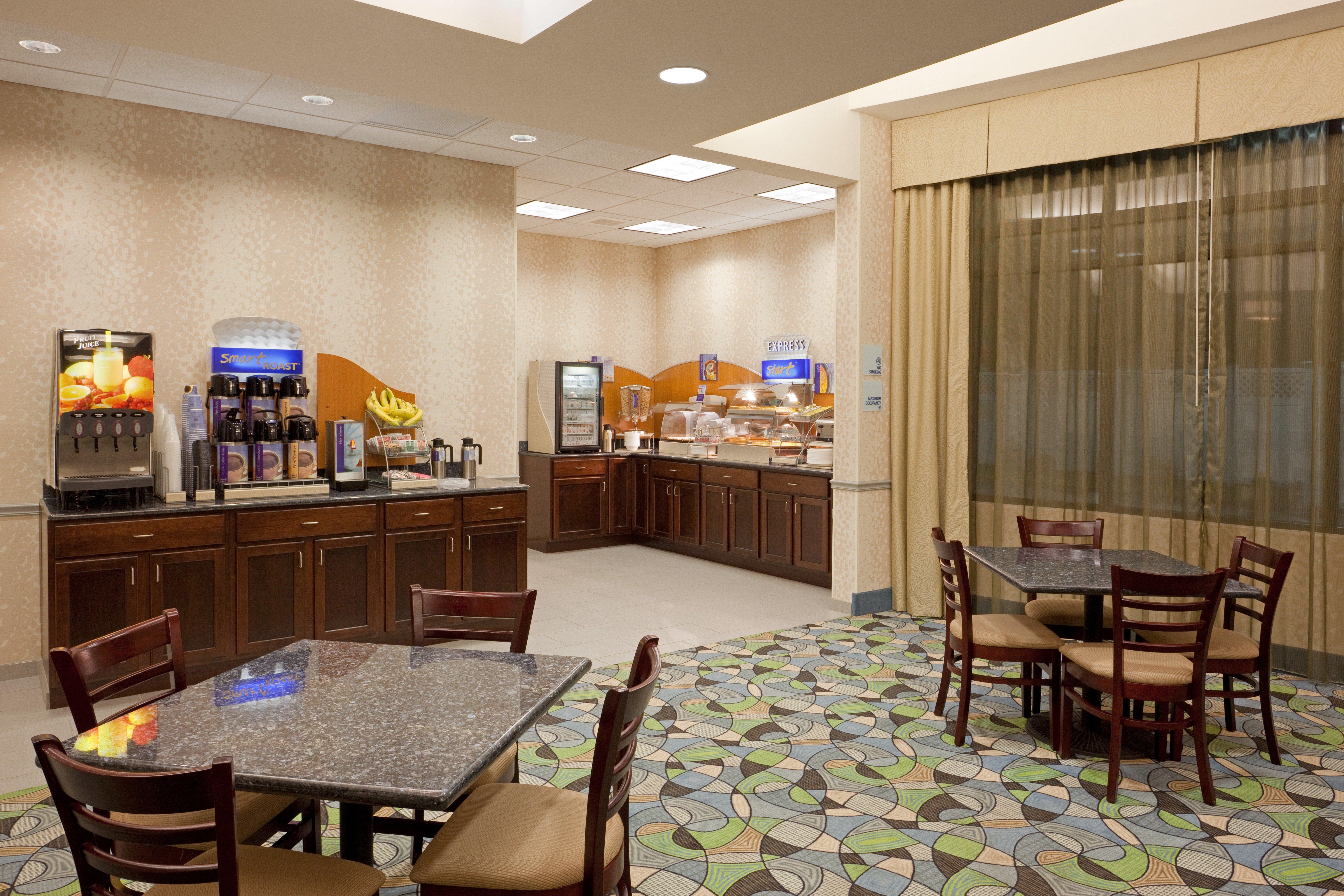 Comfort Inn & Suites Plainville-Foxboro Екстериор снимка