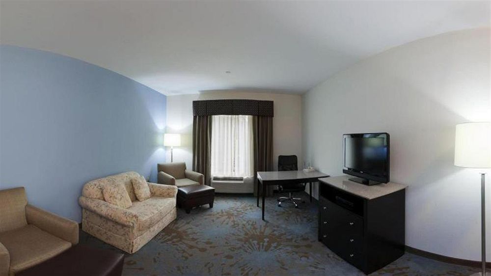 Comfort Inn & Suites Plainville-Foxboro Екстериор снимка